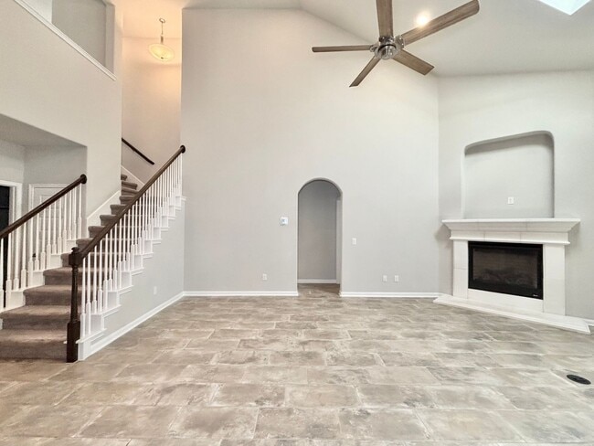 Building Photo - 4 Bedroom Home with Pool in Kinder Ranch!