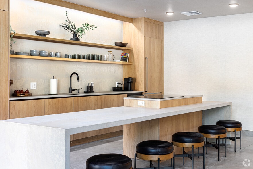 Primary Photo - Aria Apartments