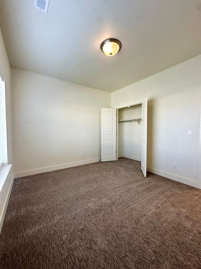 Building Photo - Beautiful Summerfield Home for RENT!!