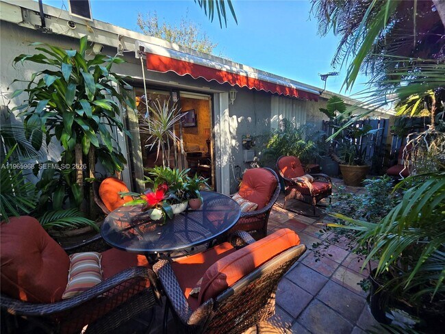 Building Photo - 8044 NW 41 Ct