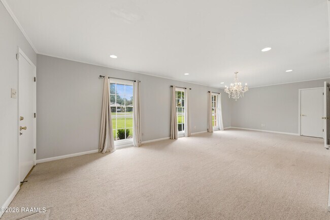 Building Photo - 308 Brentwood Blvd