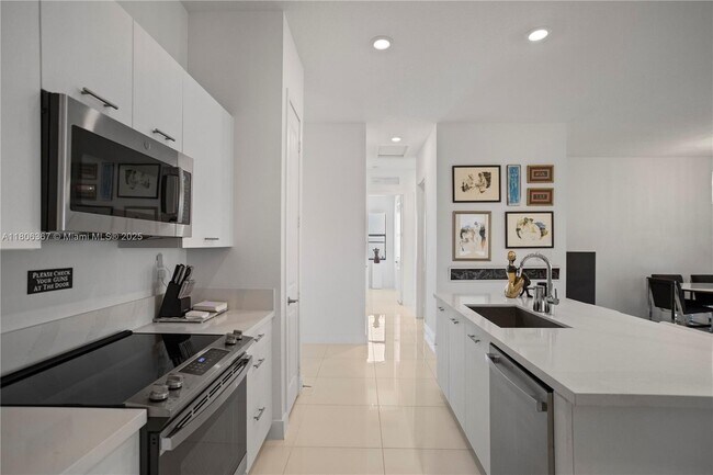 Building Photo - 4407 SW 175th Ave