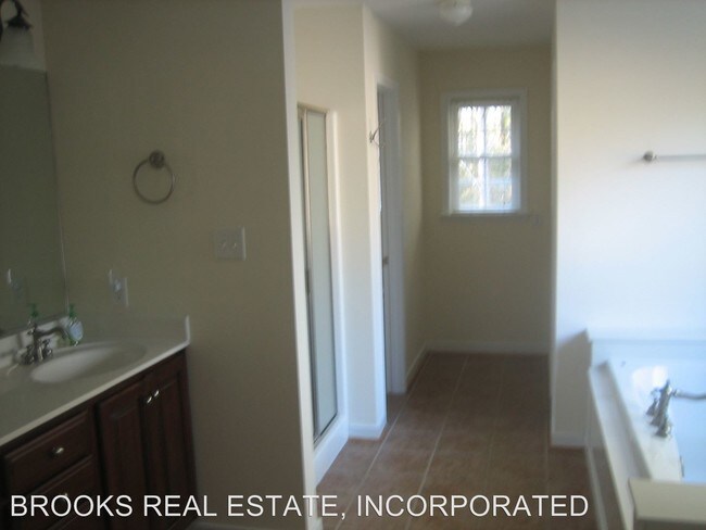 Building Photo - 4 br, 4 bath House - 11678 Winding River Road