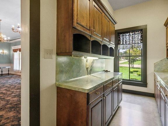 Building Photo - 250 N Main St