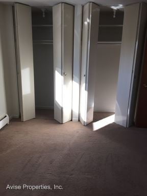 Building Photo - 150 River Rd