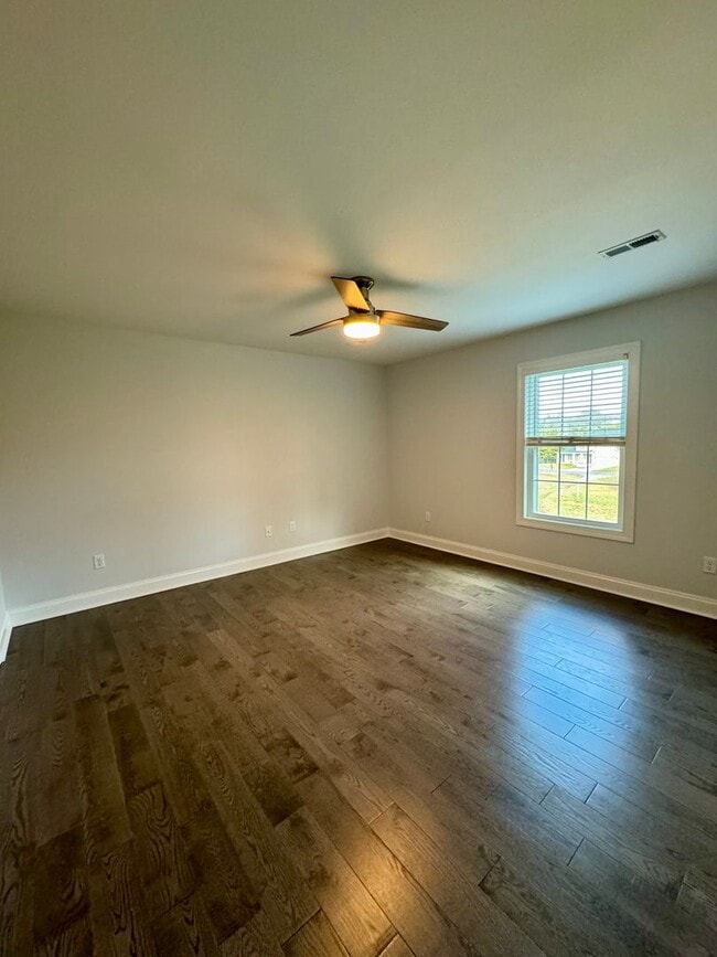 Building Photo - Like New Duplex for Rent