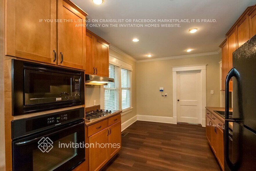 Building Photo - 317 Stovall St SE