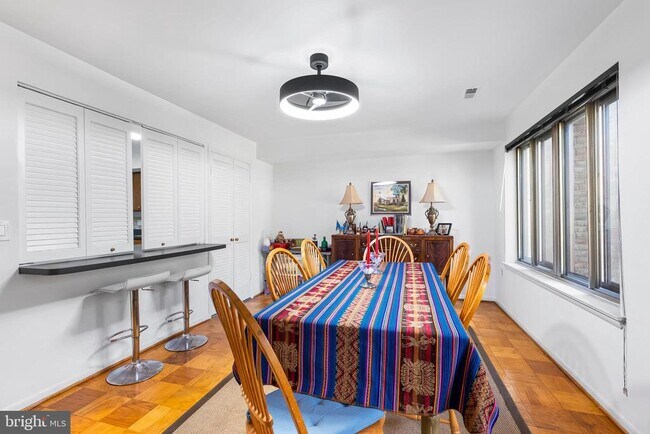 Building Photo - 110 Cross Keys Rd