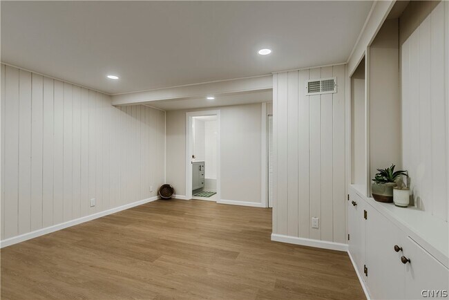 Building Photo - 63 Higby Rd
