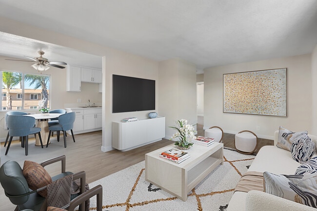Living Room - Briarwood Apartments