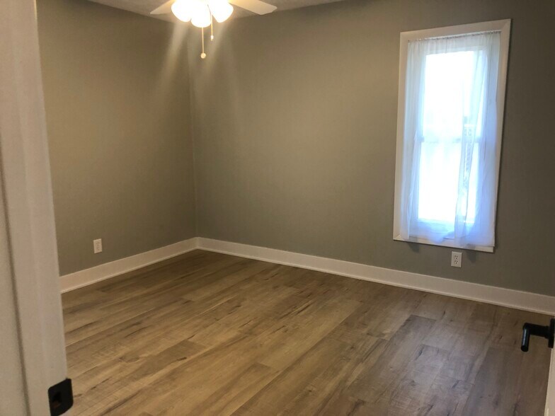 Bedroom 3 - 505 E Lincoln Ave