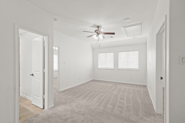 Building Photo - 10011 Western Pine Trail