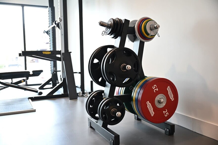 Building Photo - 2137 Pelham Dr