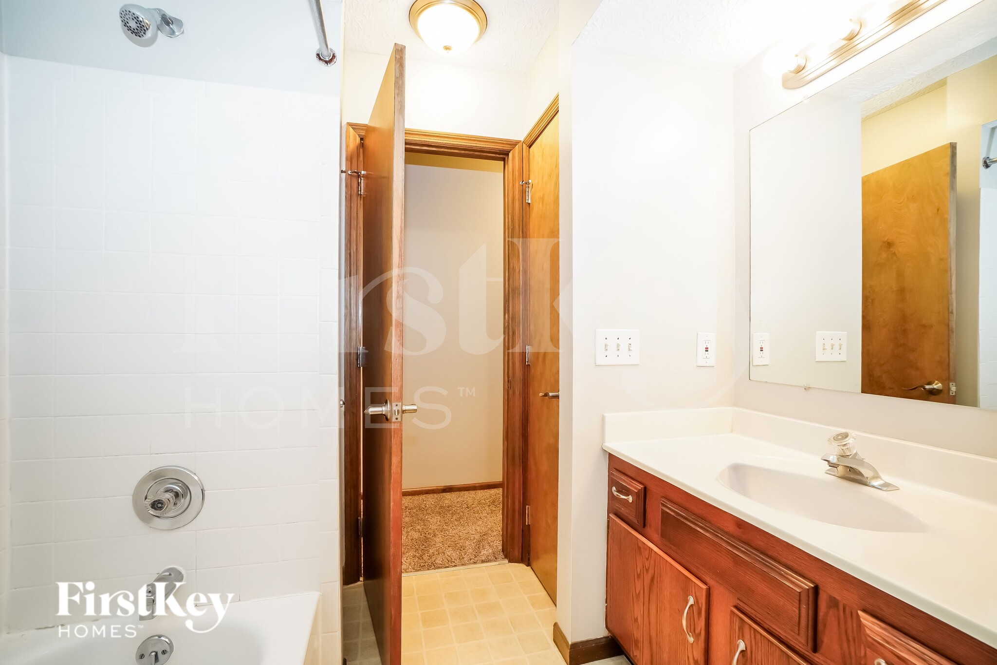 Building Photo - 819 Lindenhaven Ct