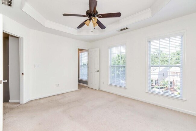 Building Photo - 2345 Limehurst Dr