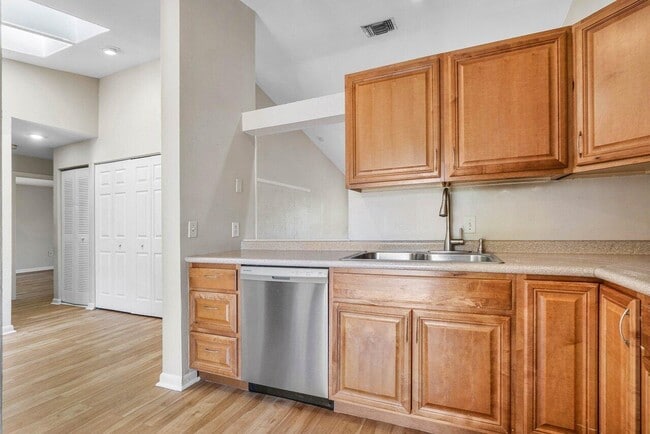 Building Photo - 13135 Chadwick Ct