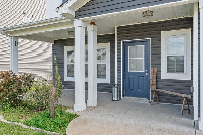 Building Photo - 1116 Eagle's View Dr