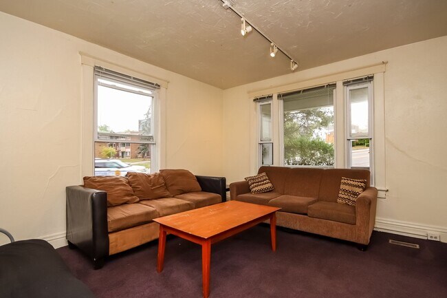 Building Photo - 1344 Wilmot Ct