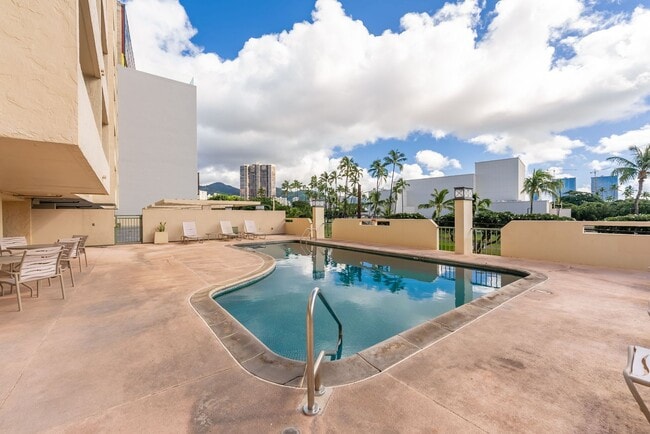 Building Photo - Kakaako Royal Court 2 Bedroom 2 Bathroom 1...