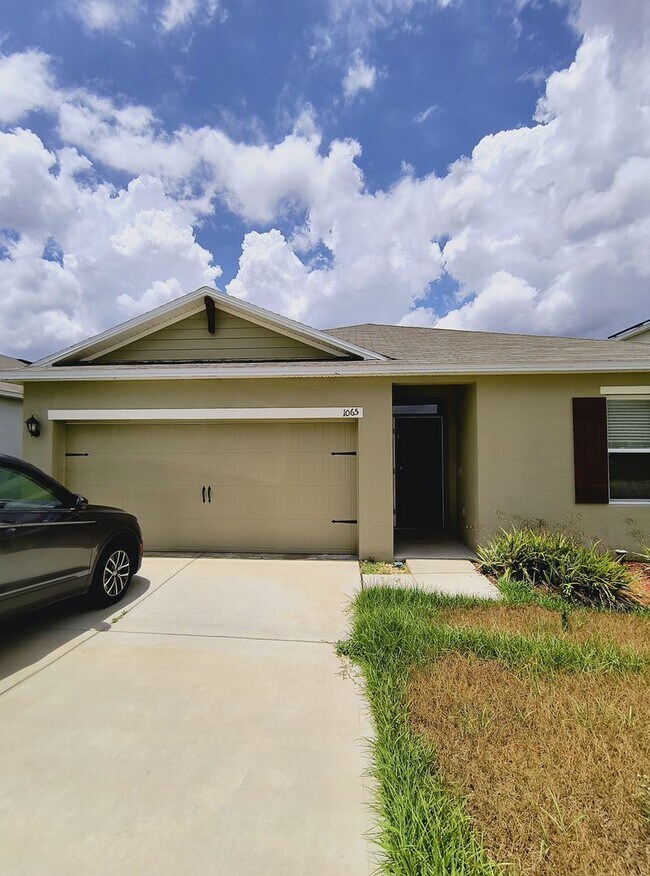 Building Photo - 1065 Cambridge Dr
