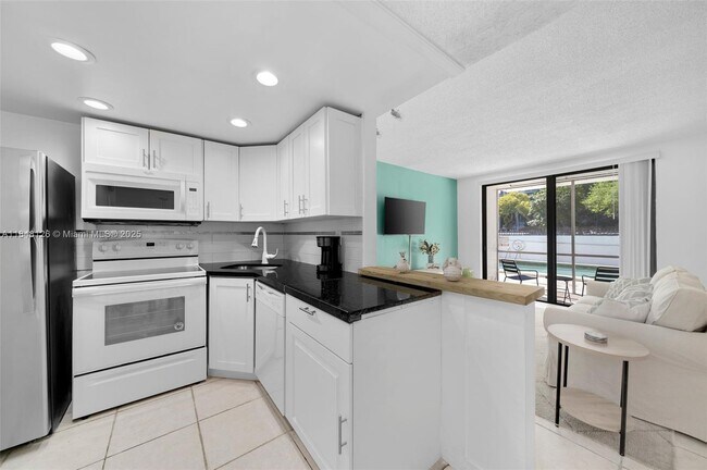 Primary Photo - 2345 NE 135th St