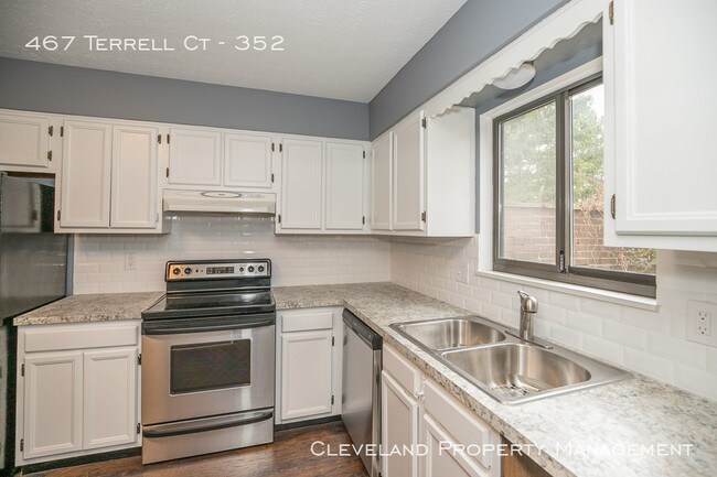 Building Photo - 2 Bedroom Richmond Hts Condo