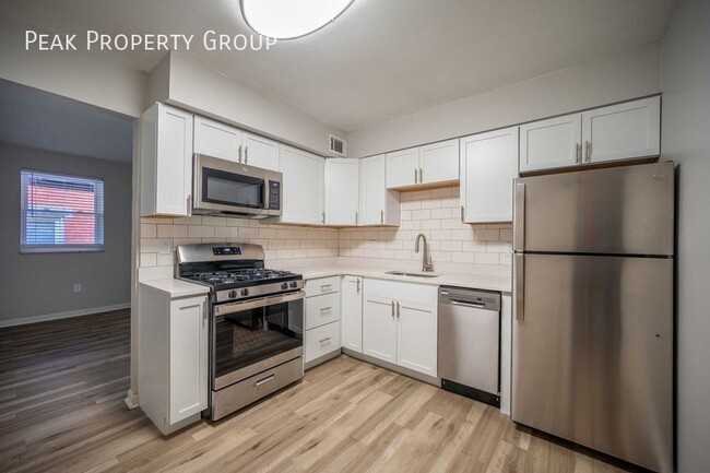 Building Photo - MOVE IN NOW! NEWLY RENOVATED! 2 Bedroom Ap...