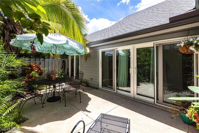 Building Photo - 1323 Solana Rd