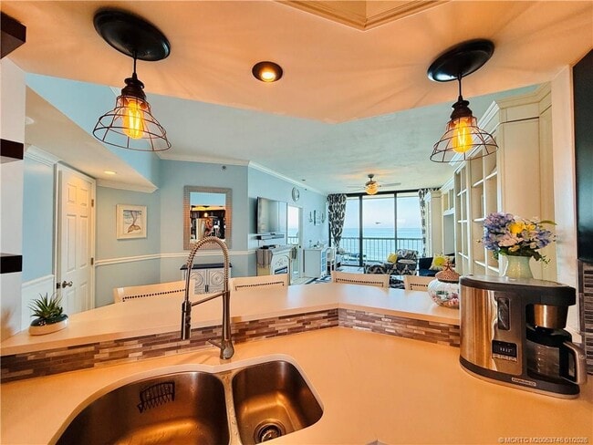 Building Photo - 8800 S Ocean Dr