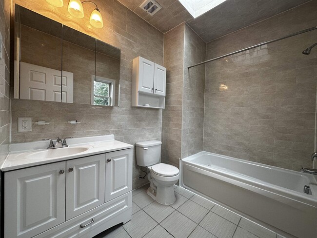 Building Photo - 134 Bostwick Ave