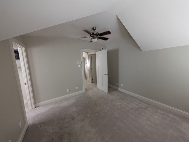 Building Photo - Beautiful 3 Bedroom House right across fro...