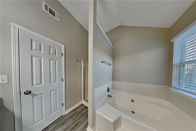 Building Photo - 3310 N Winds Trail