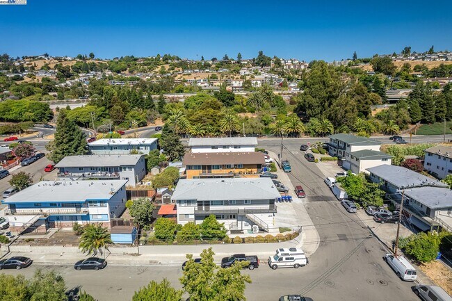 Building Photo - 16318 Maubert Ave