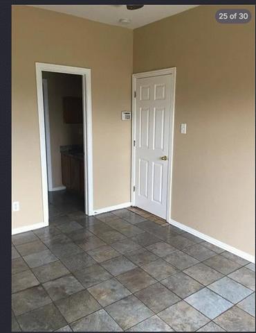 Building Photo - 2202 Brookview Dr