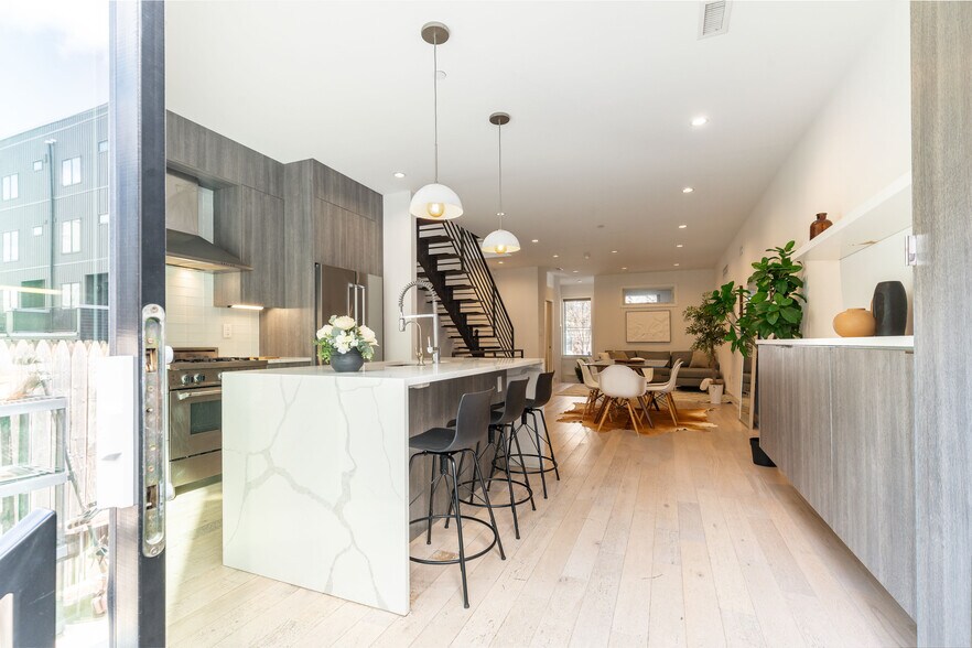 Building Photo - 2058 E Susquehanna Ave