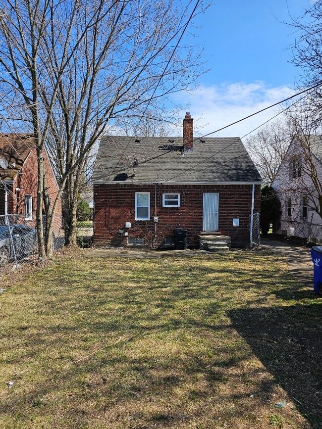 Building Photo - 12505 Laing St