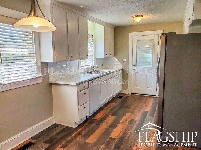 Building Photo - 1204 Franklin Dr