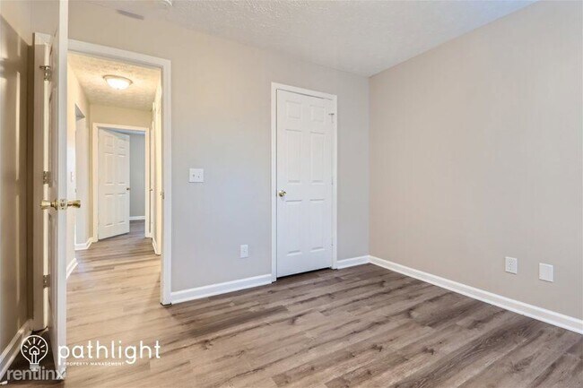 Building Photo - 4 br, 2 bath House - 90 Pebble Lane UNIT