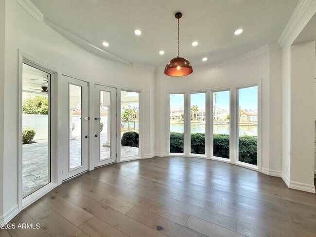 Building Photo - 1523 E Treasure Cove Dr