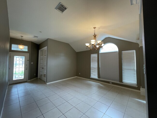 Building Photo - 6721 Dungeoness Dr