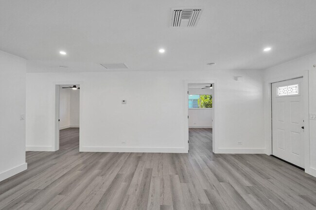 Building Photo - 1738 NE 52nd St
