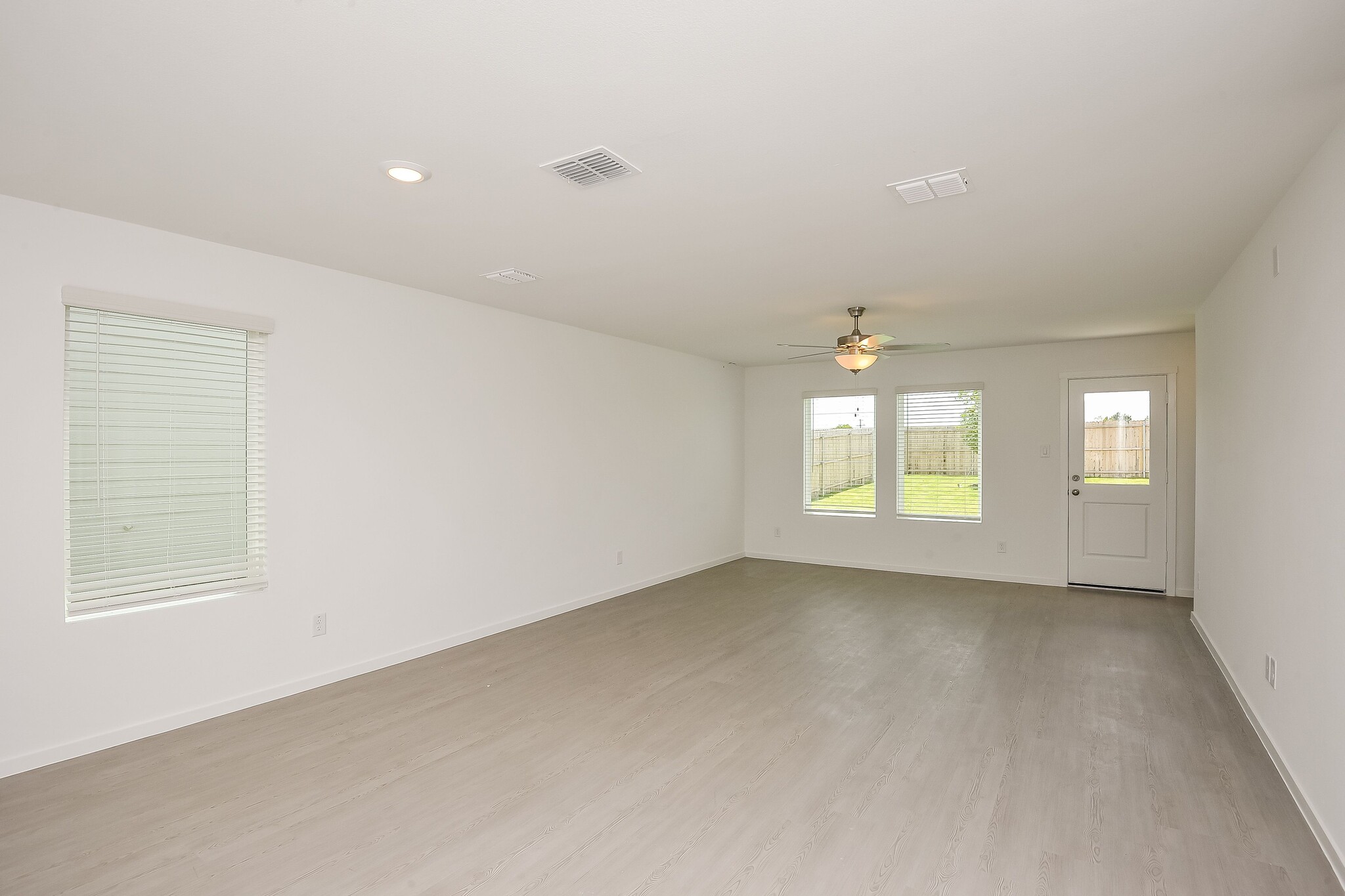 Building Photo - 2768 Mistwood Dr