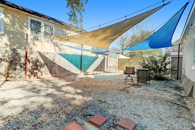 Building Photo - 4801 Avenue H