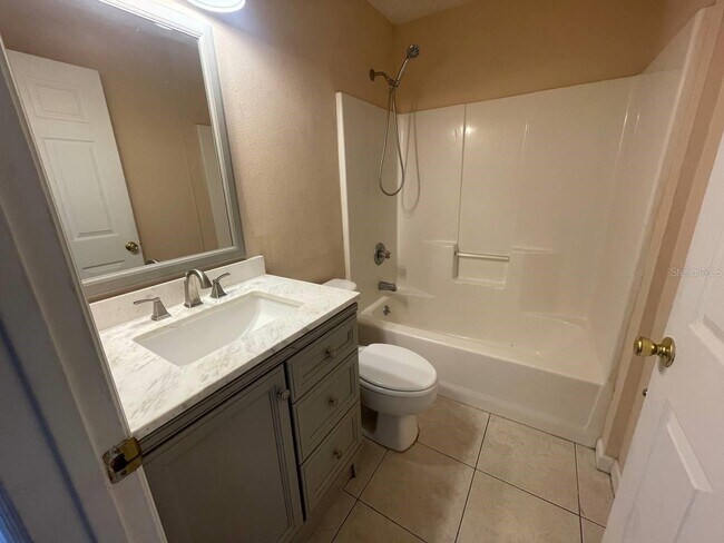 Building Photo - 9 Plateau Ln