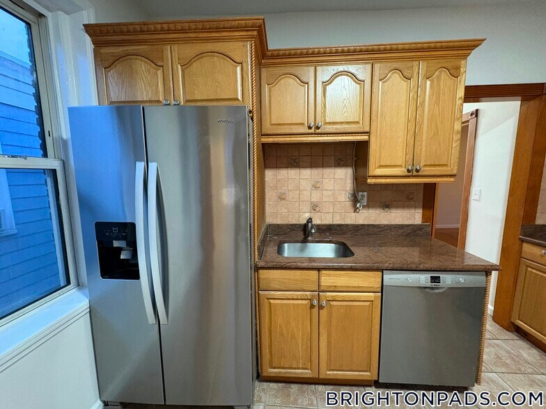 Building Photo - 6 Litchfield St