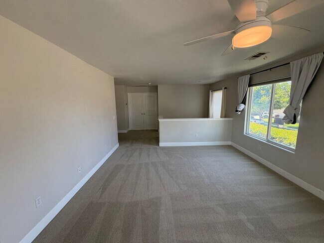 Building Photo - NW Two story home, located in Foxwood subd...