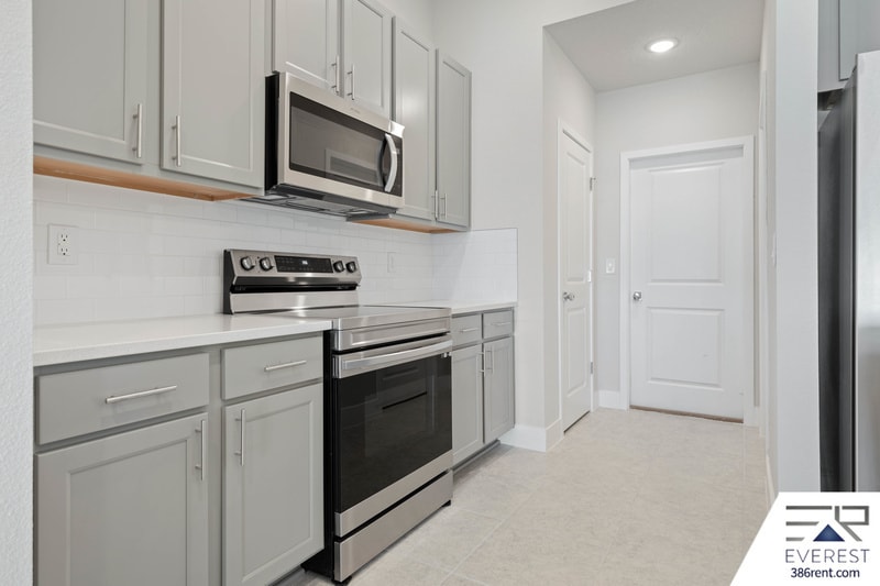 Building Photo - 67 Brewster Ln