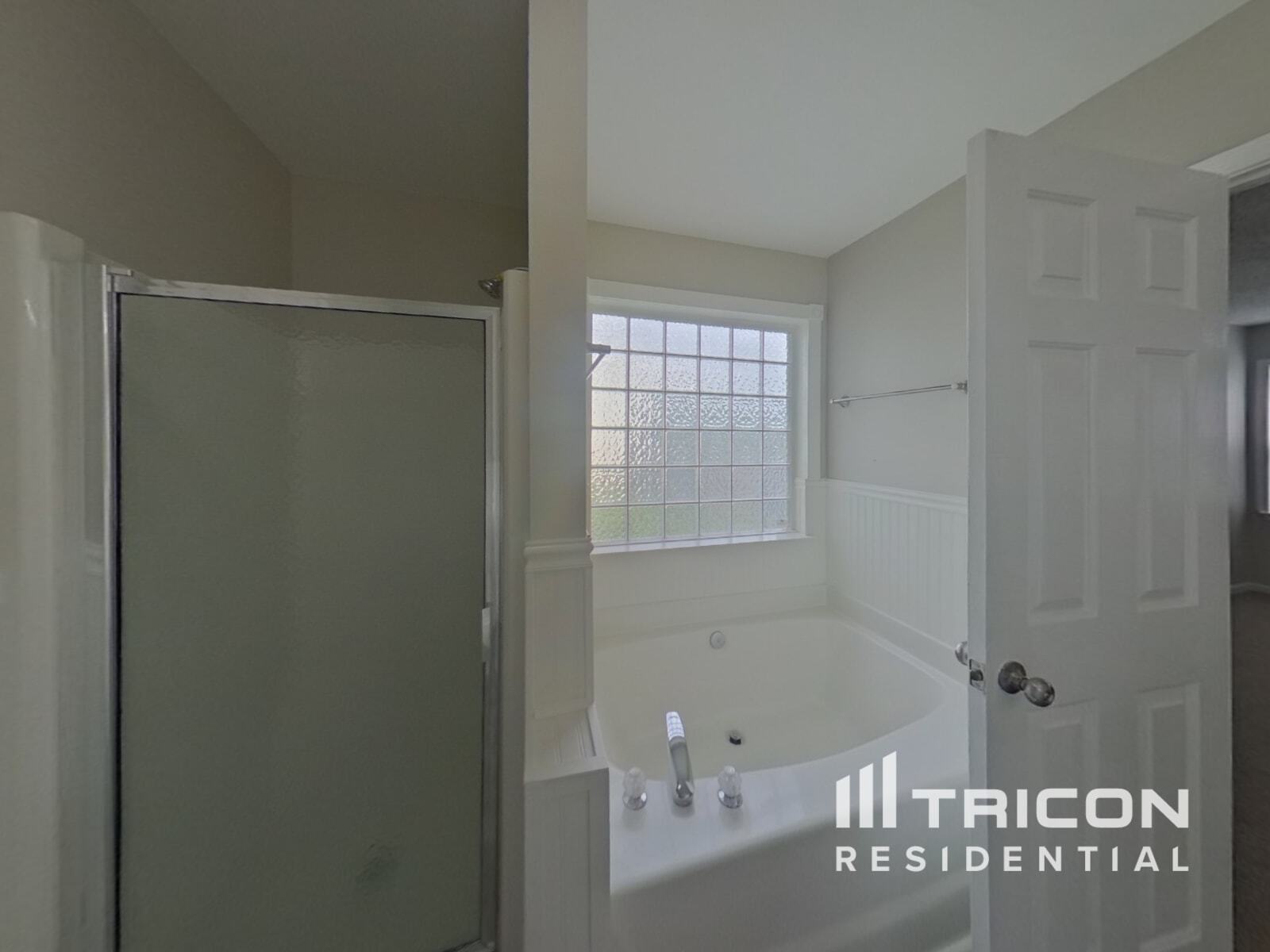 Building Photo - 3912 Chatterleigh Dr