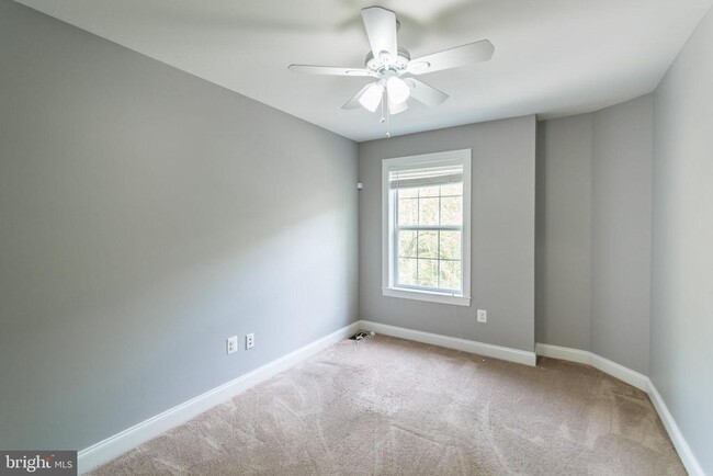 Building Photo - 204 Shawmont Ave