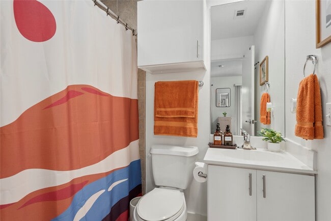 Building Photo - 2914 Commerce St